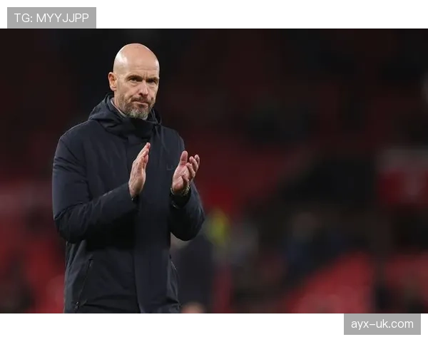 滕哈赫战术体系优势:高位逼抢与控球推进结合,攻防转换效率持续提升 滕哈赫战术体系优势:高位逼抢与控球推进结合,攻防转换效率持续提升