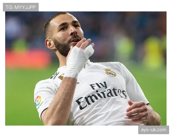 本泽马18年生涯全景复盘:从里昂天才到皇马旗帜 本泽马18年生涯全景复盘:从里昂天才到皇马旗帜