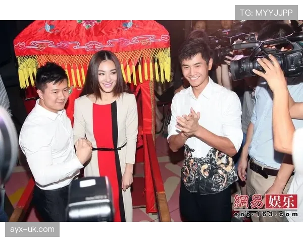 刘璇朋友圈晒的豪宅，隔壁邻居还以为进了五星级酒店呢！