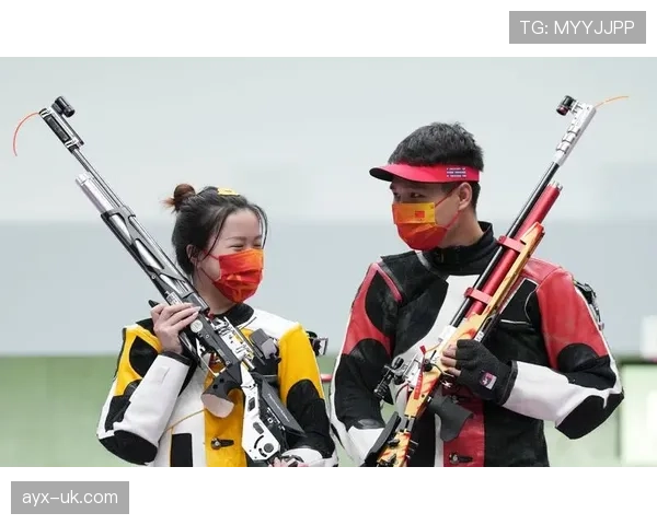 杨倩训练完顺手买了个包，这消费观真不像练射击的